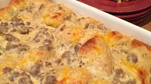 Read more about the article Scrumptious Sausage with Country Gravy and Biscuit Casserole